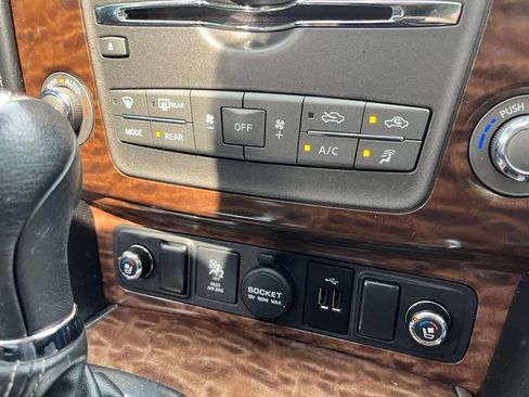 Used 2018 Nissan Armada Platinum w/ Captain Seat Package RWD image 15