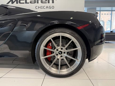 Used 2015 McLaren 650S Spider image 19