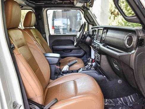Used 2022 Jeep Wrangler Unlimited Sahara w/ Safety Group AWD/4WD image 14