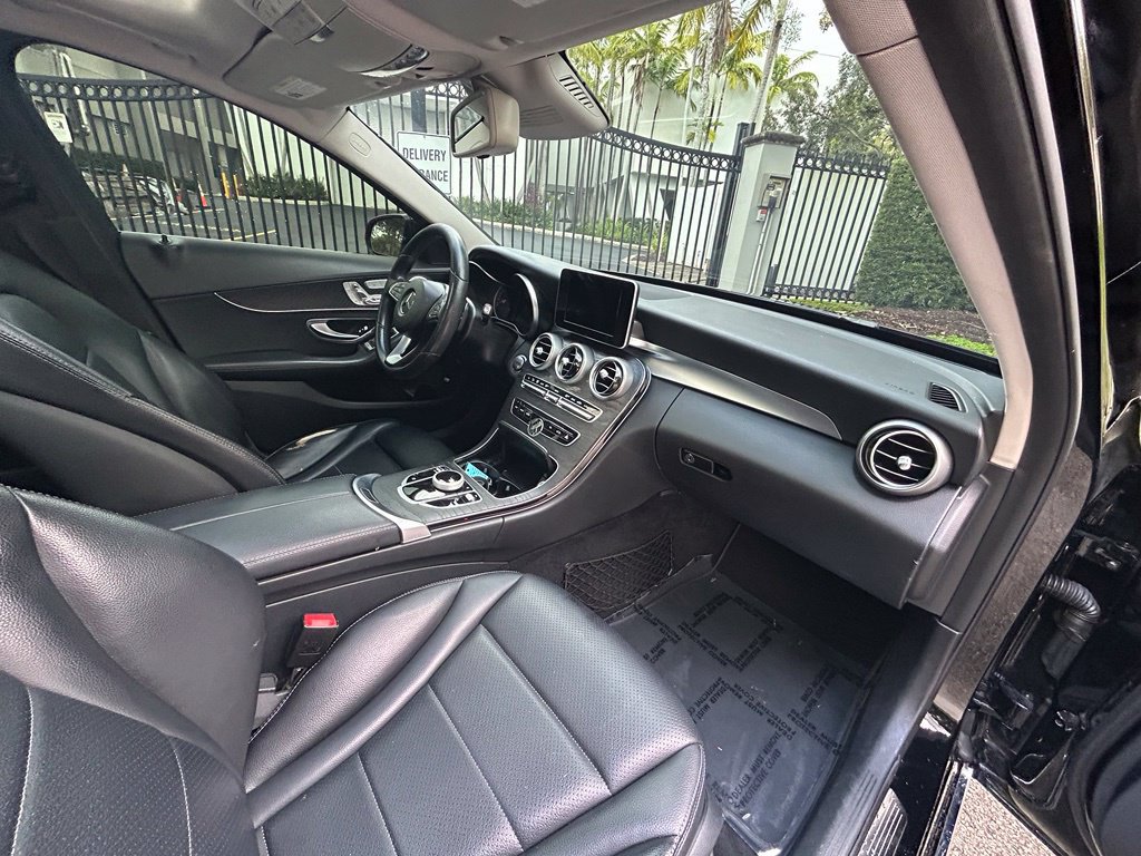 Used 2017 Mercedes-Benz C 300 4MATIC Sedan image 28