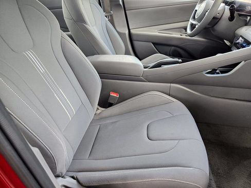 Used 2024 Hyundai Elantra SEL FWD image 9