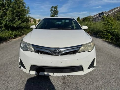 Used 2013 Toyota Camry LE FWD image 3