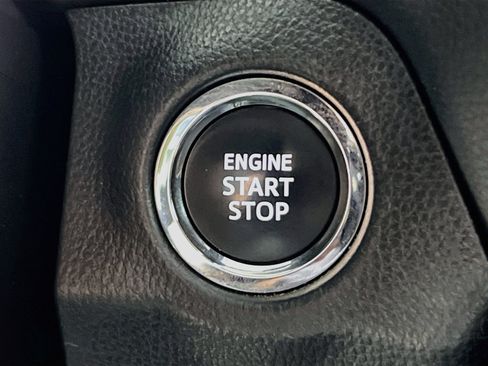 Used 2025 Toyota RAV4 XLE FWD image 23