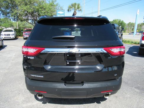 Used 2021 Chevrolet Traverse LT image 7