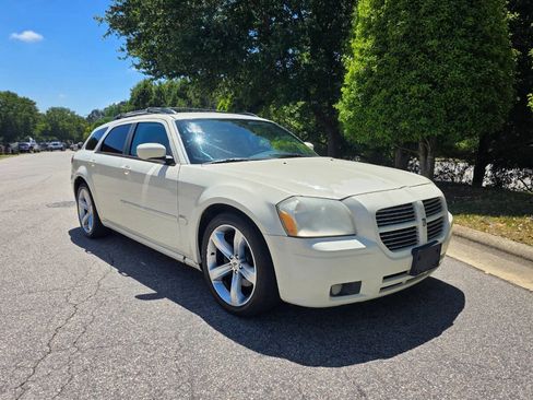 Used 2005 Dodge Magnum R/T w/ Convenience Group II RWD image 7