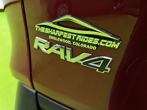 Used 2021 Toyota RAV4 LE AWD/4WD image 12