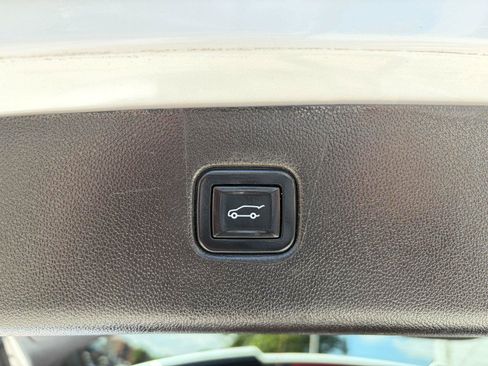 Used 2024 Chevrolet Blazer Premier w/ Enhanced Convenience Package AWD/4WD image 22