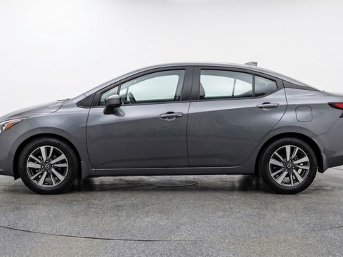 Used 2025 Nissan Versa SV FWD image 5