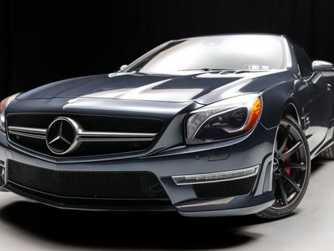 Used 2015 Mercedes-Benz SL 63 AMG w/ Driver Assistance Package image 36