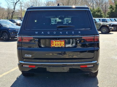 Certified 2023 Jeep Wagoneer 4WD image 5
