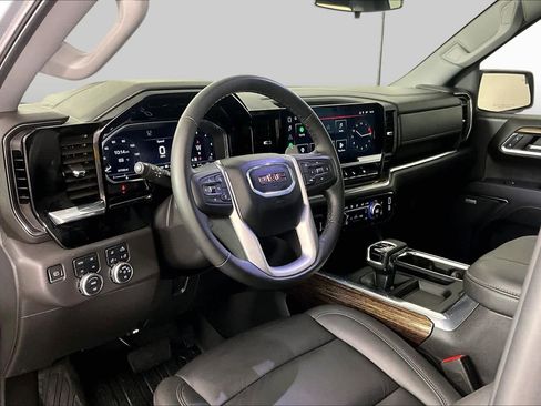 Used 2024 GMC Sierra 1500 Elevation w/ Elevation Premium Package AWD/4WD image 17