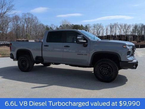 Used 2025 Chevrolet Silverado 2500 ZR2 w/ ZR2 Bison Edition image 3