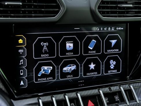 Used 2022 Lamborghini Urus AWD/4WD image 29