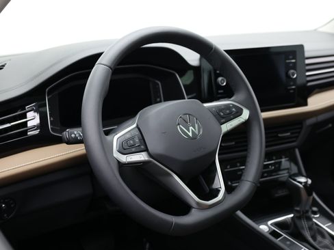 Used 2026 Volkswagen Jetta SEL FWD image 14