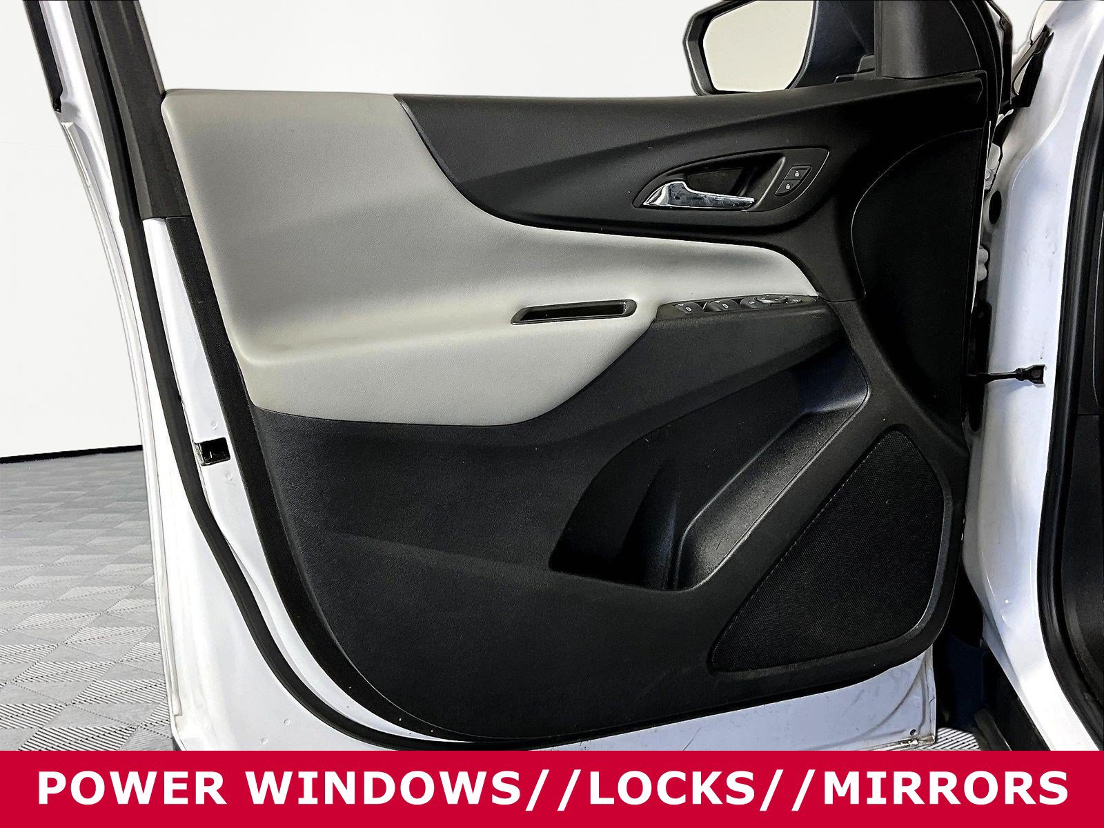 Used 2023 Chevrolet Equinox LS FWD image 19