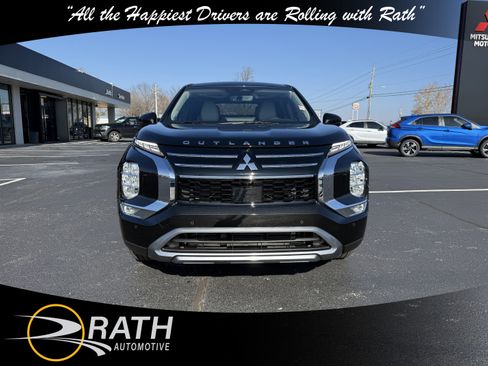 New 2025 Mitsubishi Outlander SE image 3