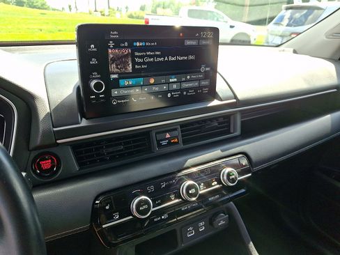 Certified 2023 Honda Pilot Touring image 23