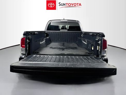 Used 2021 Toyota Tacoma TRD Sport RWD image 33