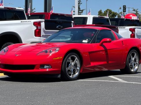 Used 2008 Chevrolet Corvette Coupe w/ Preferred Equipment Group RWD image 9