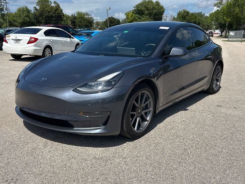 Used 2021 Tesla Model 3 Standard Range Plus RWD image 3
