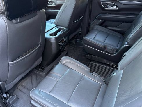 Used 2021 Chevrolet Tahoe RST w/ Luxury Package AWD/4WD image 12