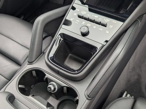 Certified 2025 Porsche Cayenne AWD/4WD image 15
