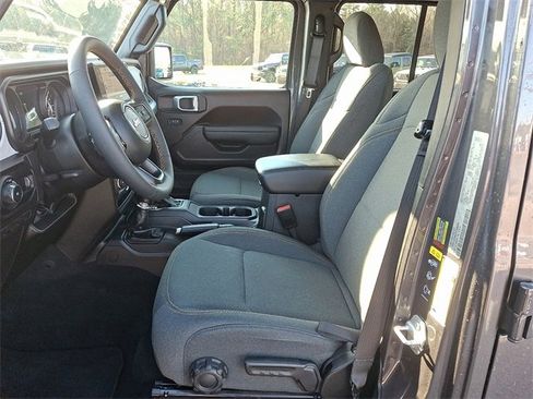 Used 2024 Jeep Wrangler Sport S image 13