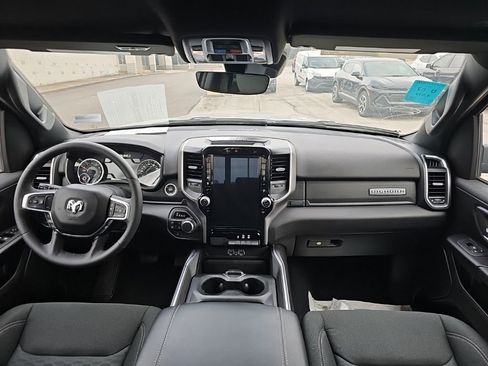Used 2025 RAM 1500 Big Horn AWD/4WD image 7