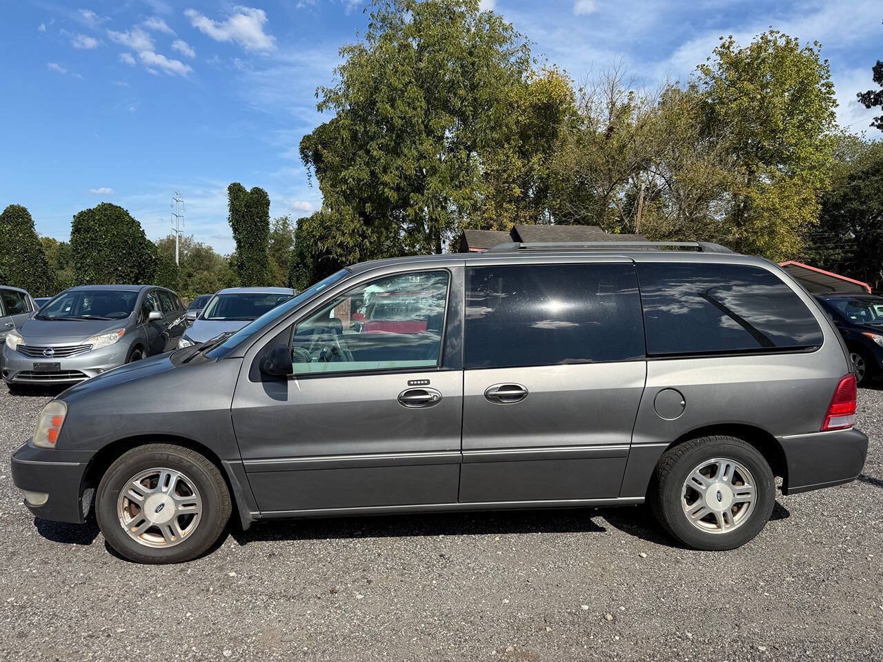 Used 2006 Ford Freestar SEL FWD image 2