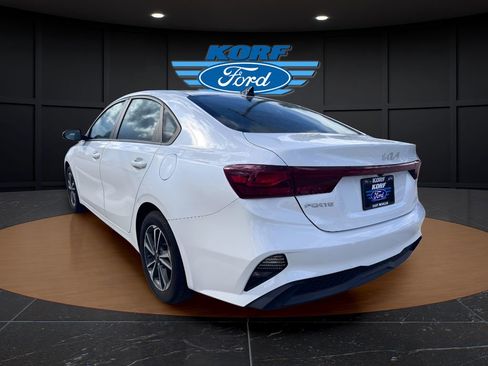 Used 2023 Kia Forte LXS image 3