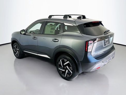 New 2026 Nissan Kicks SV w/ Cold Weather Package FWD image 5
