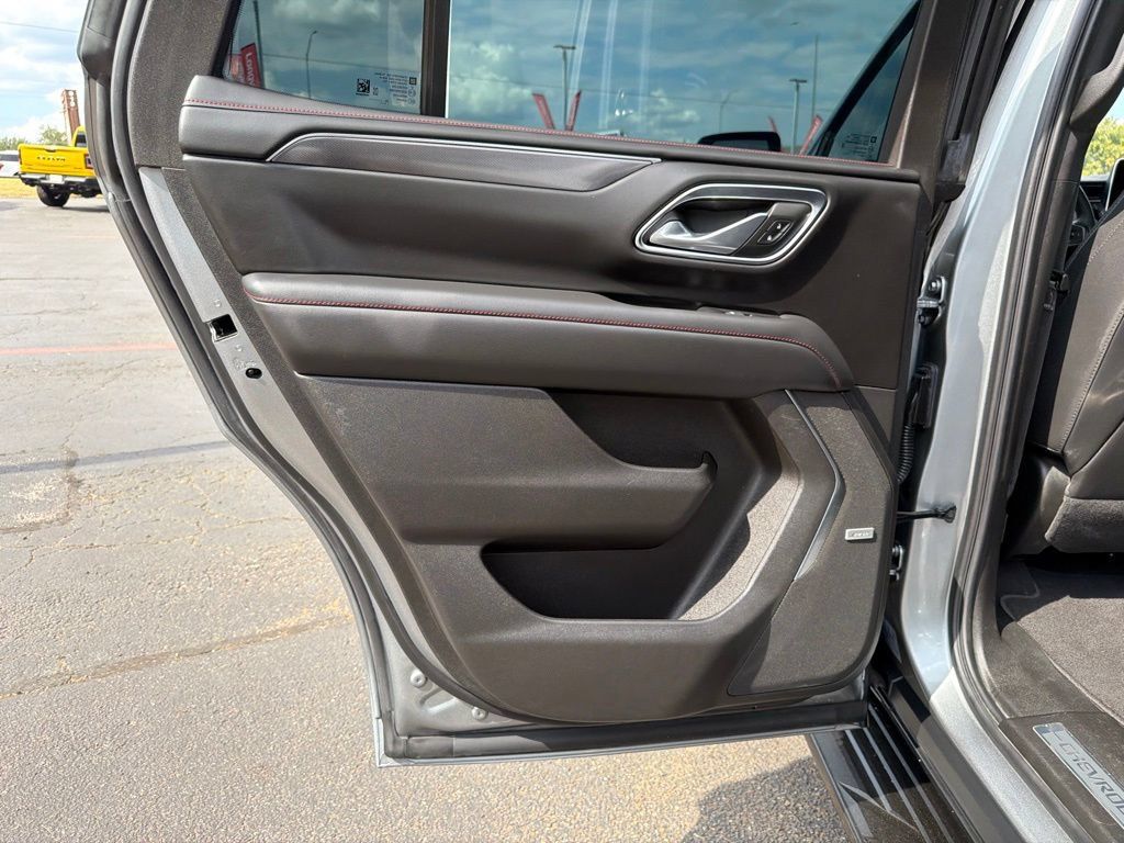Used 2023 Chevrolet Tahoe RST w/ Luxury Package AWD/4WD image 36