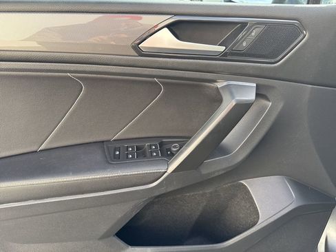 Certified 2023 Volkswagen Tiguan SE w/ Panoramic Sunroof Package image 20