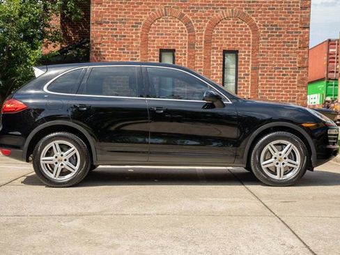 Used 2014 Porsche Cayenne AWD/4WD image 4