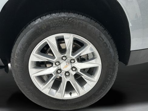 Used 2025 Chevrolet Tahoe Premier AWD/4WD image 9