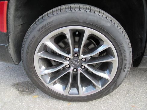 Used 2024 Jeep Wagoneer Series III w/ Premium Group I image 5