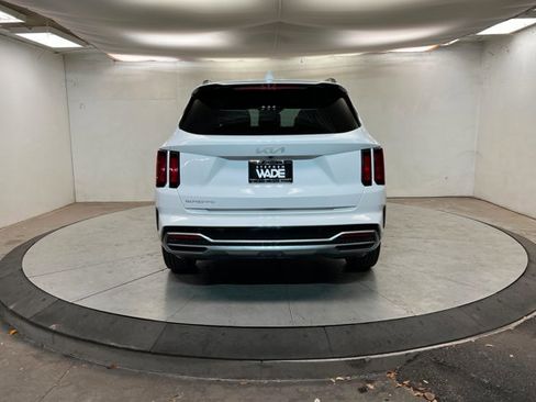 Used 2023 Kia Sorento S w/ Panoramic Sunroof Package image 4