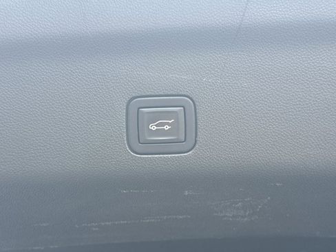 Used 2022 GMC Yukon Denali AWD/4WD image 13