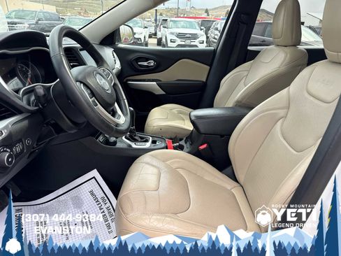 Used 2017 Jeep Cherokee Limited w/ Luxury Group image 23