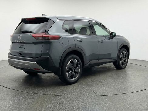 Used 2025 Nissan Rogue SV image 9