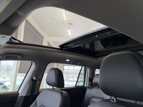 Used 2024 Volkswagen Atlas SEL image 27