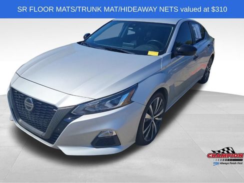 Used 2020 Nissan Altima 2.5 SR FWD image 2