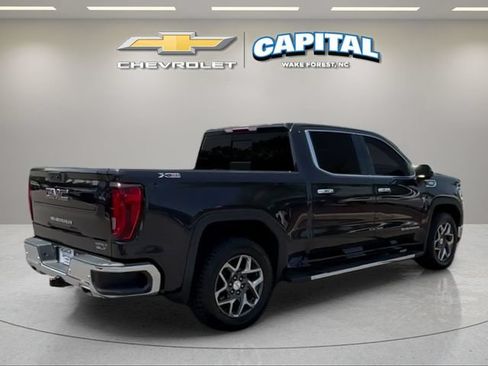 Used 2022 GMC Sierra 1500 SLT w/ SLT Premium Plus Package AWD/4WD image 5