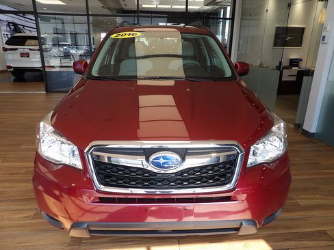 Used 2016 Subaru Forester 2.5i Premium w/ Popular Package #2 AWD/4WD image 2