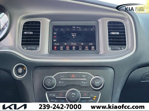 Used 2022 Dodge Charger SXT RWD image 11