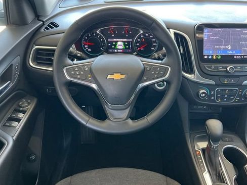 Used 2024 Chevrolet Equinox LT FWD image 17