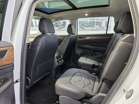 New 2026 Volkswagen Atlas SE FWD image 10