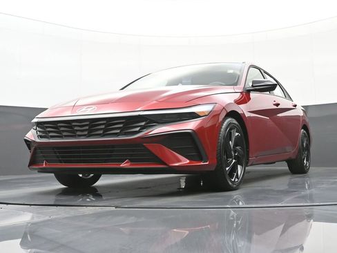 Certified 2026 Hyundai Elantra Sport FWD image 43