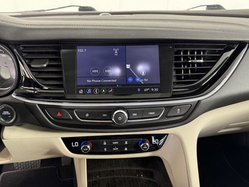 Used 2019 Buick Regal Preferred w/ Driver Confidence Package I image 19