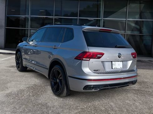 Used 2024 Volkswagen Tiguan SE R-Line AWD/4WD image 4